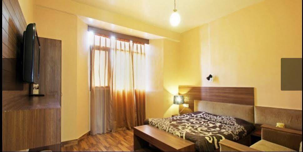 Itsy Hotels Crystal Palace With Valley View 西姆拉 外观 照片